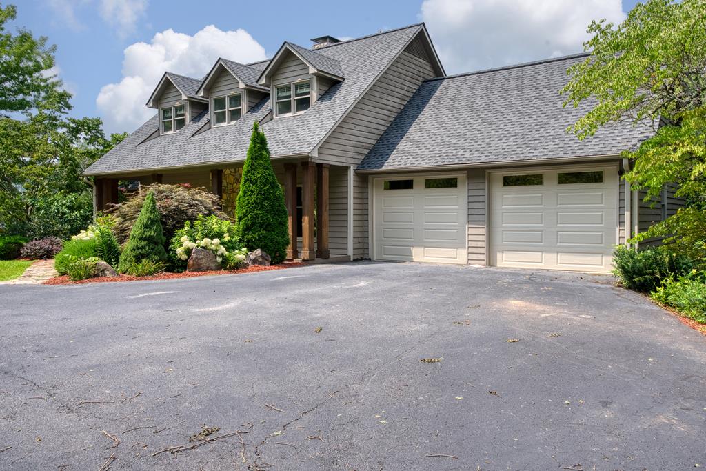 170 LAUREN LN