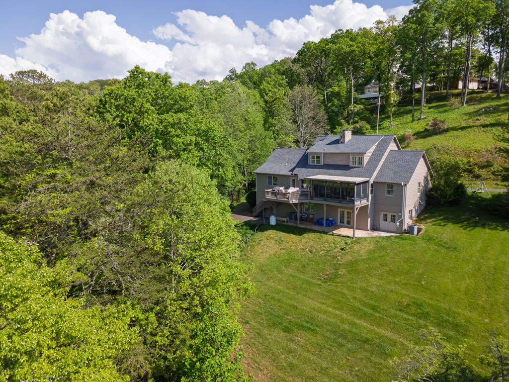 170 LAUREN LN