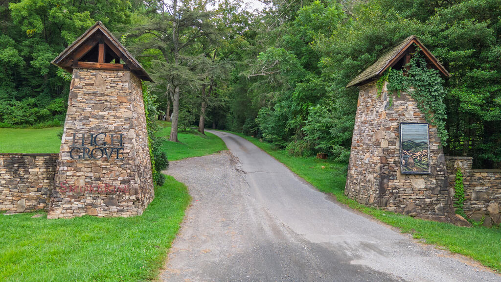 00 E Hampshire Drive