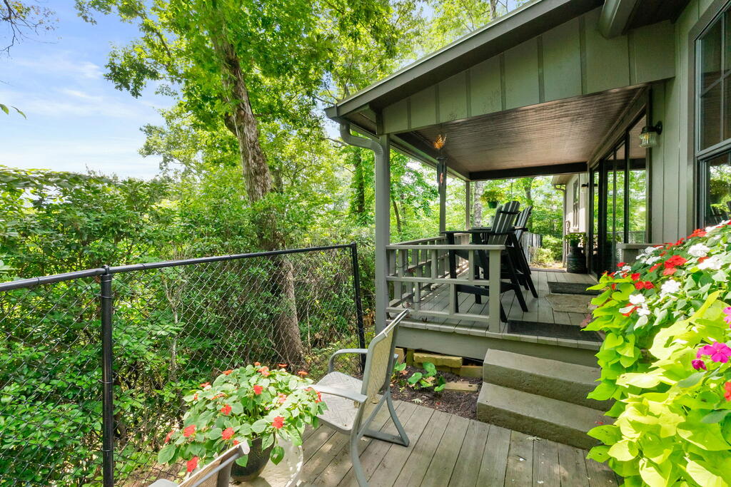 834 Summit Road
