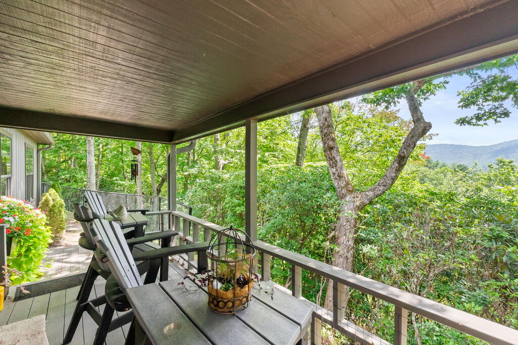 834 Summit Road