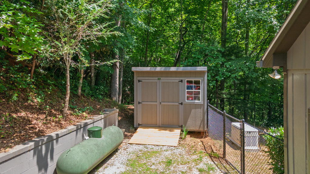 834 Summit Road