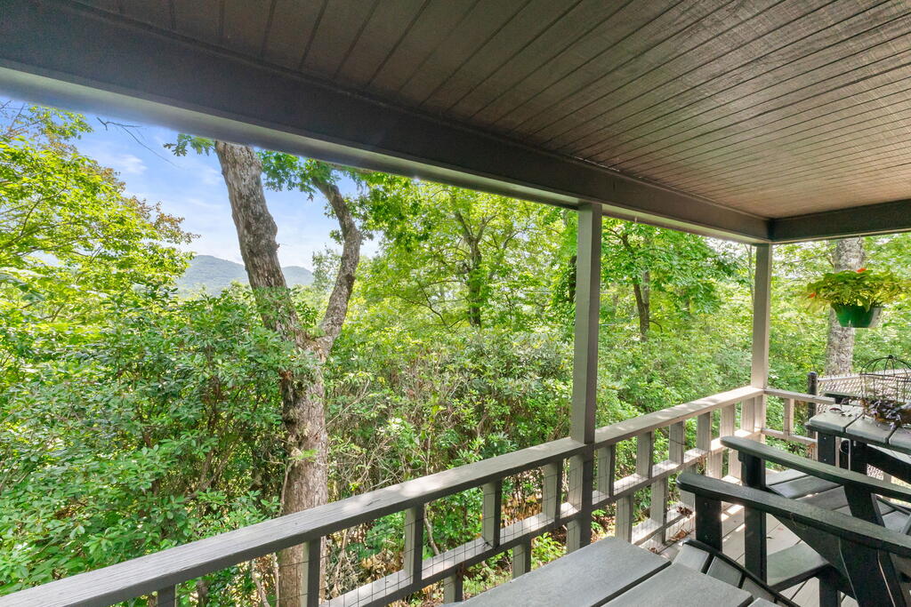 834 Summit Road