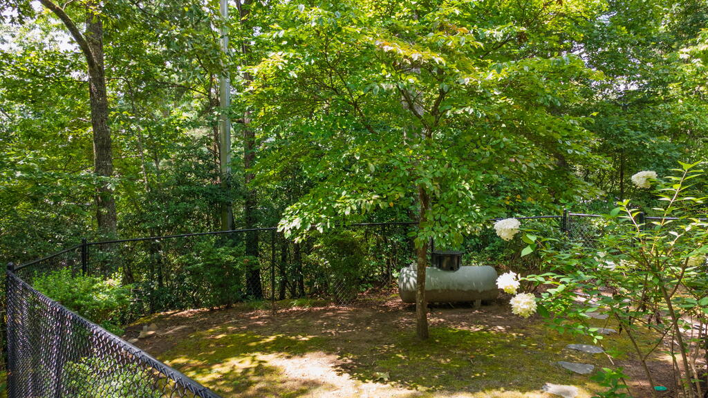 834 Summit Road