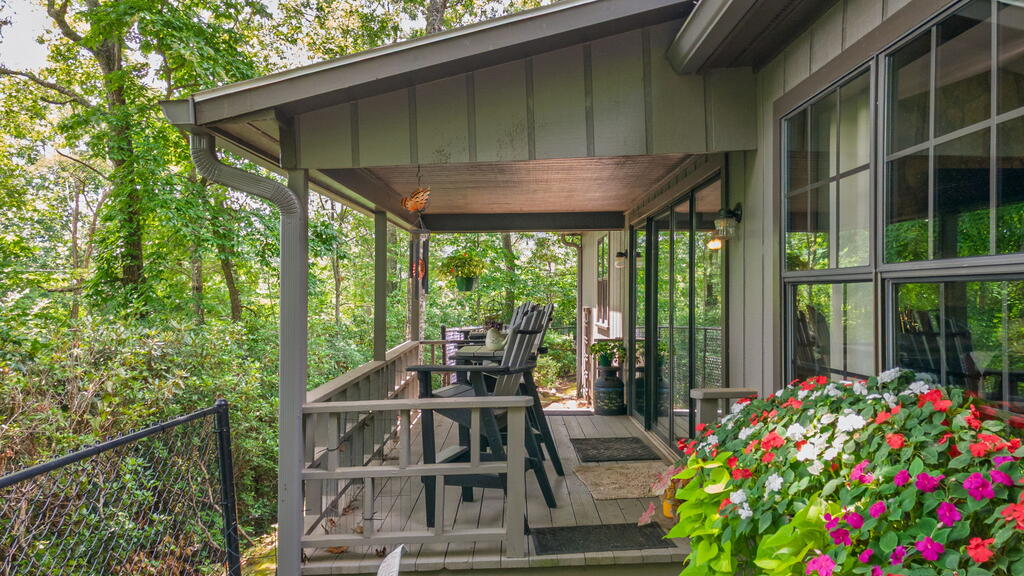 834 Summit Road