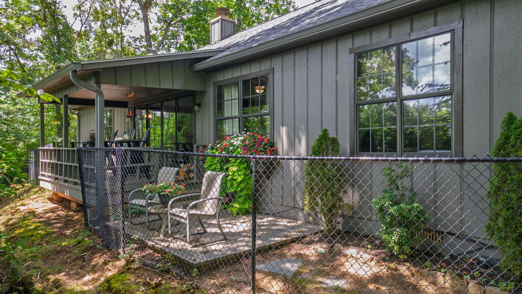834 Summit Road