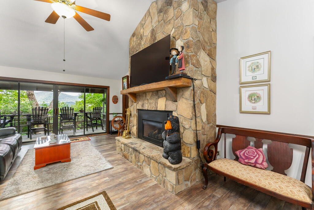 834 Summit Road