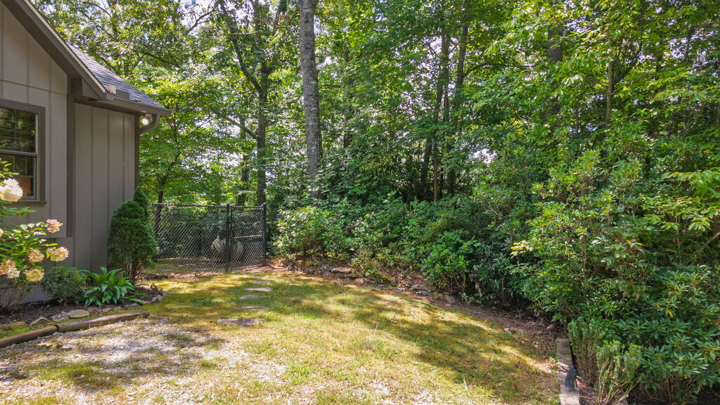 834 Summit Road