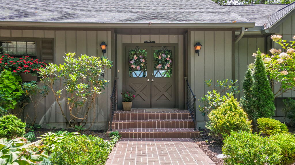 834 Summit Road