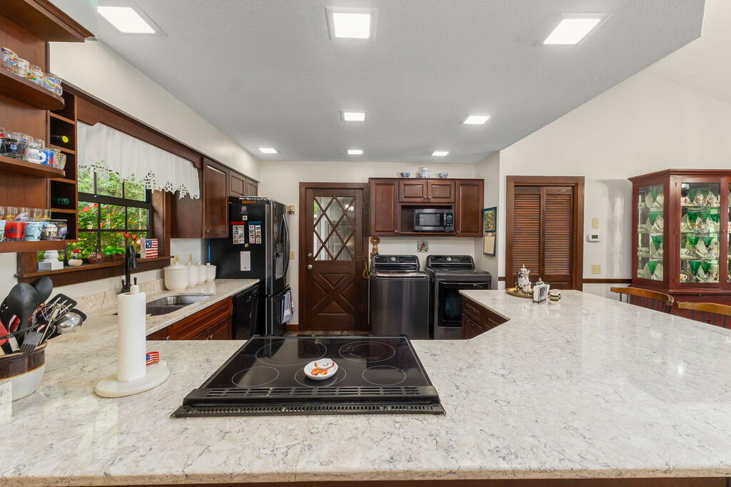 834 Summit Road