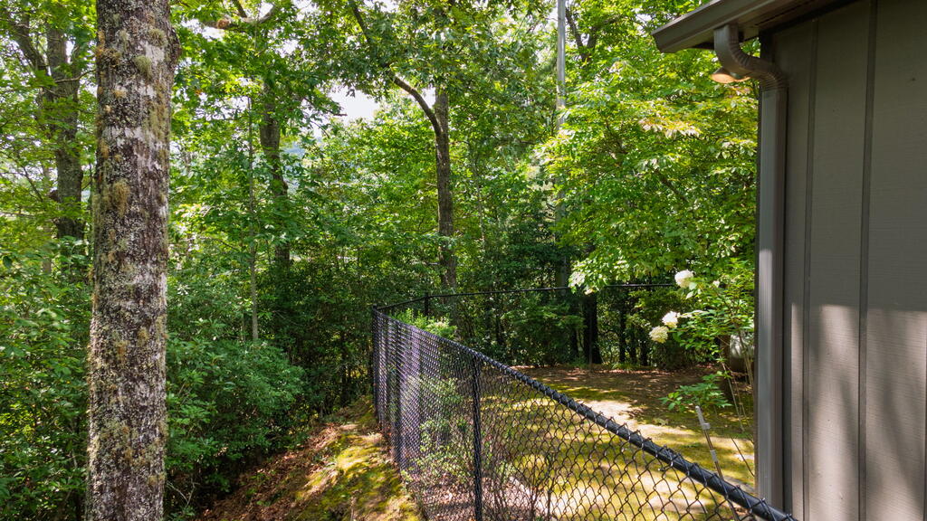 834 Summit Road