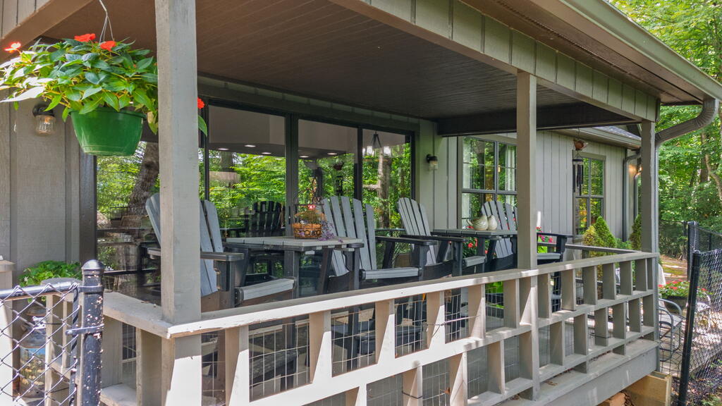 834 Summit Road