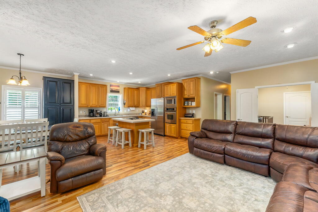 669 HUNNICUTT RD