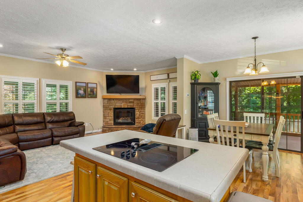 669 HUNNICUTT RD