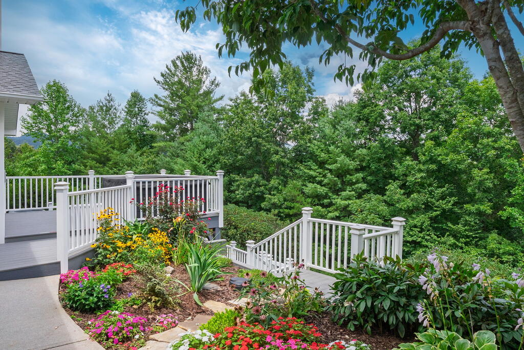 304 Indian Trail