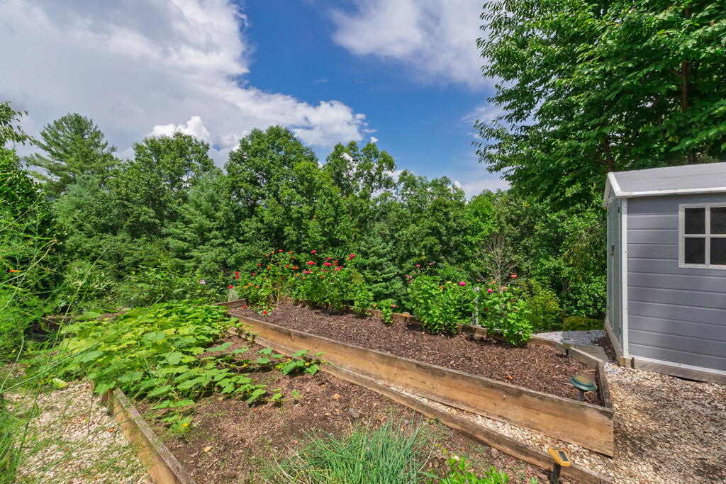 304 Indian Trail
