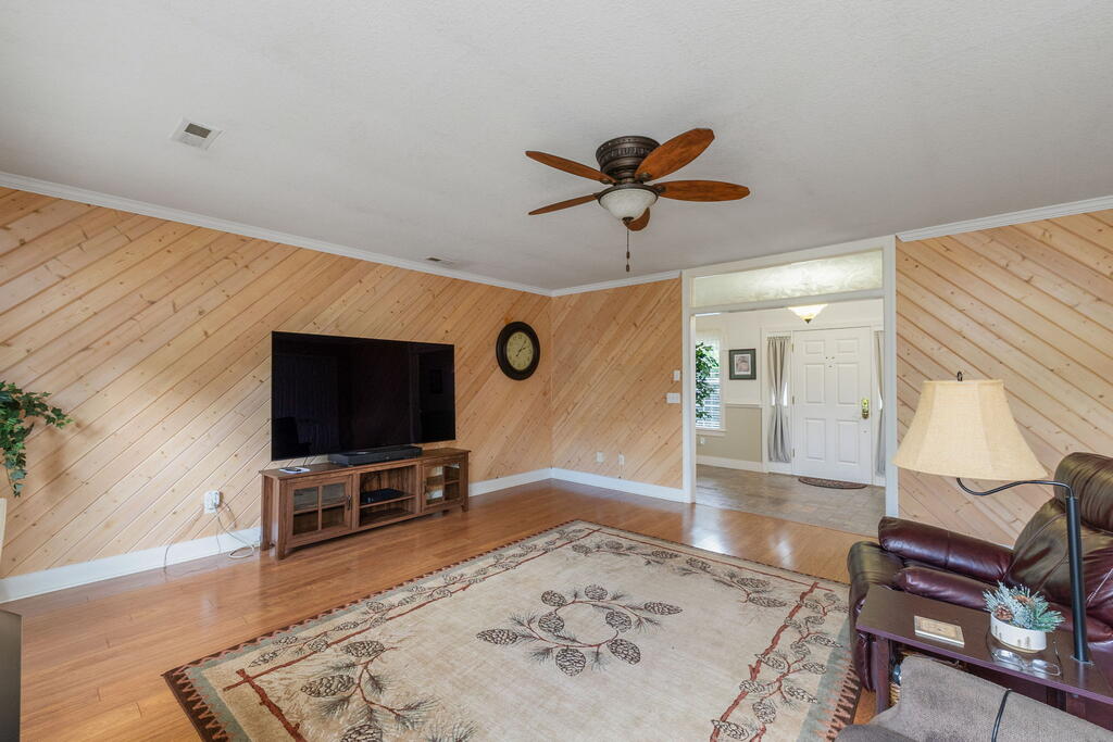 304 Indian Trail
