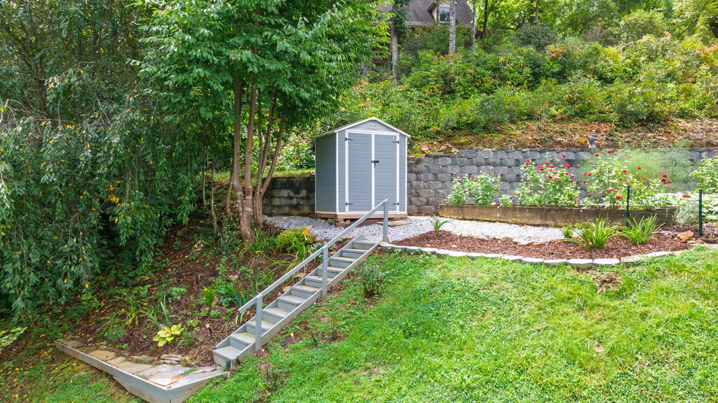 304 Indian Trail