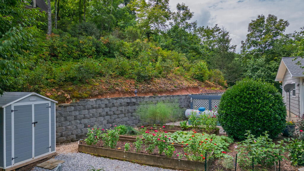304 Indian Trail
