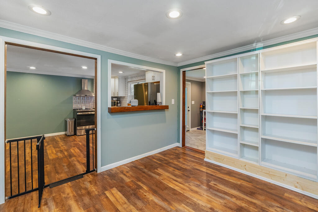 148 White Oak Street