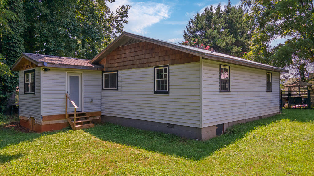 148 White Oak Street
