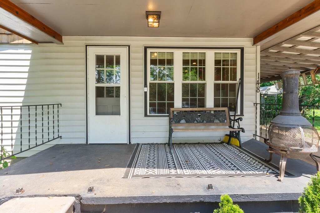 148 White Oak Street