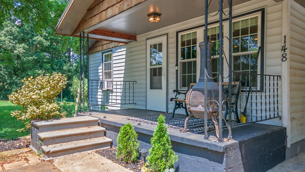 148 White Oak Street