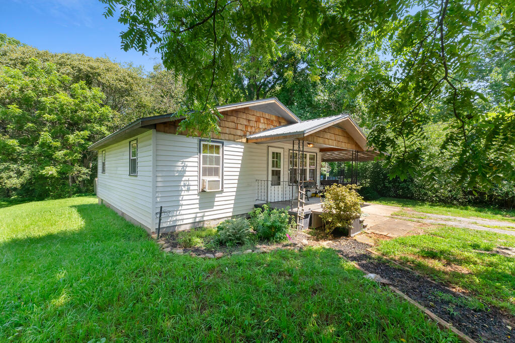 148 White Oak Street