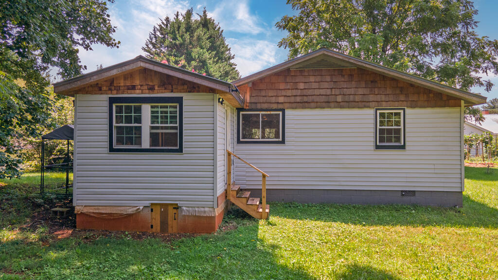 148 White Oak Street