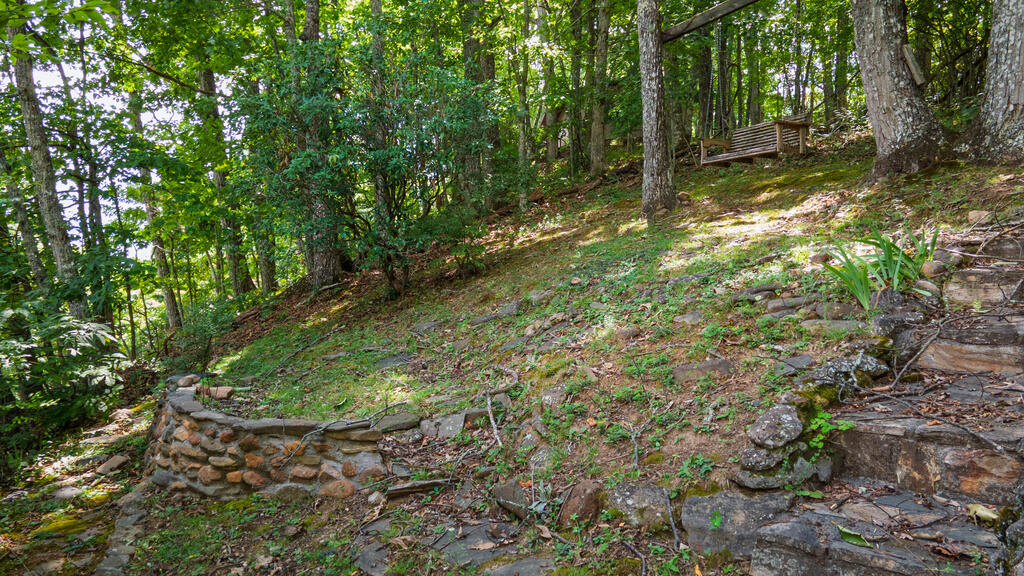 889 BIG RIDGE RD