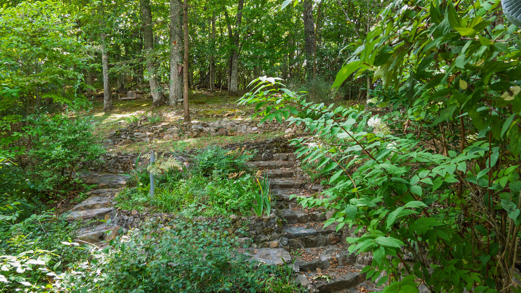 889 BIG RIDGE RD