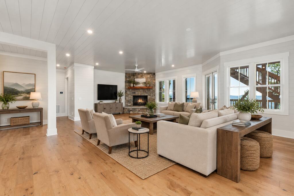 523 Broadview Drive