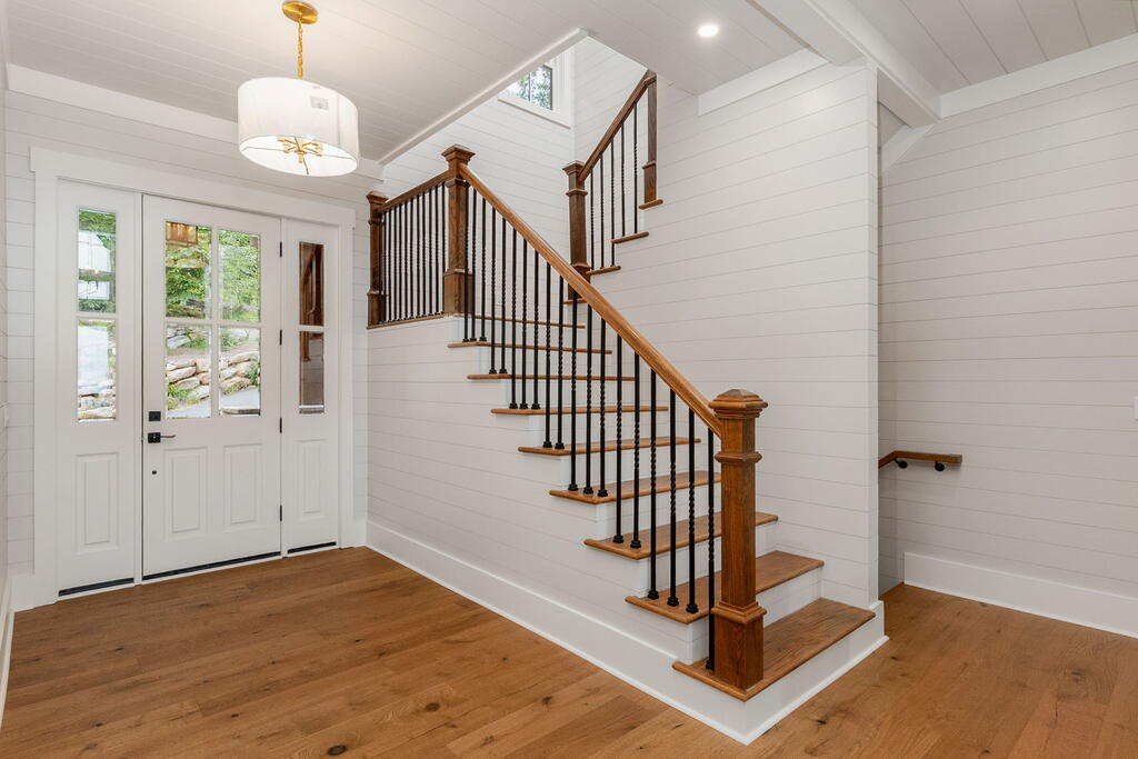 523 Broadview Drive