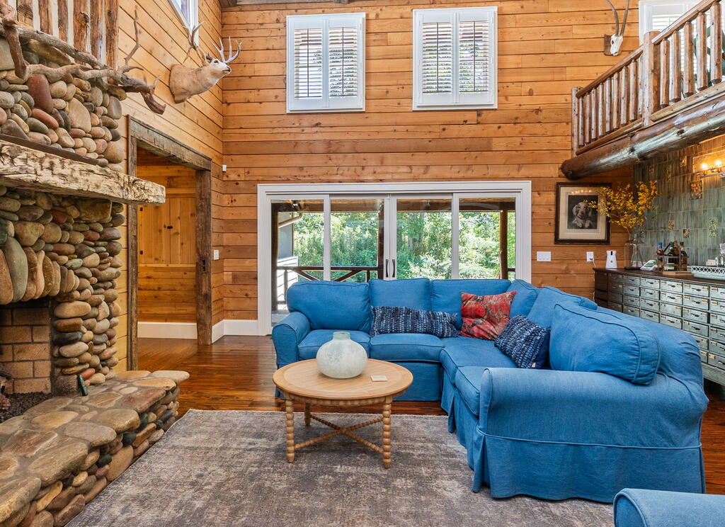284 Coweeta Lake Circle
