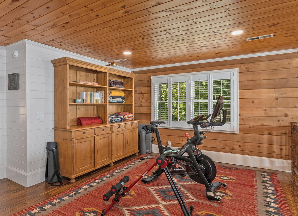 284 Coweeta Lake Circle