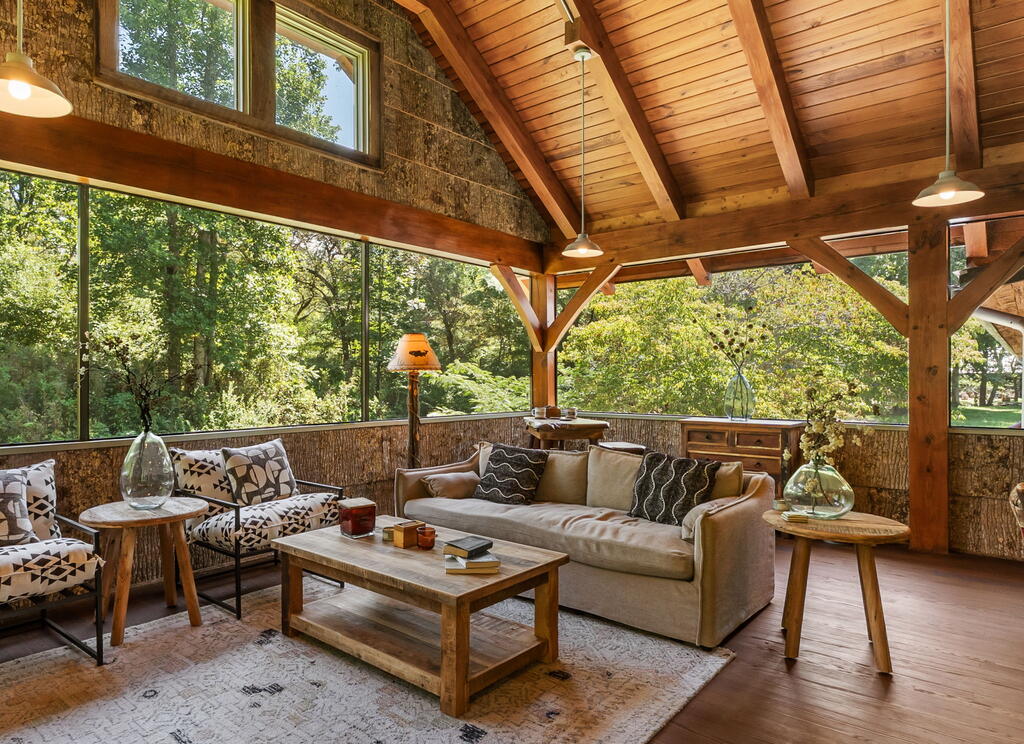 284 Coweeta Lake Circle
