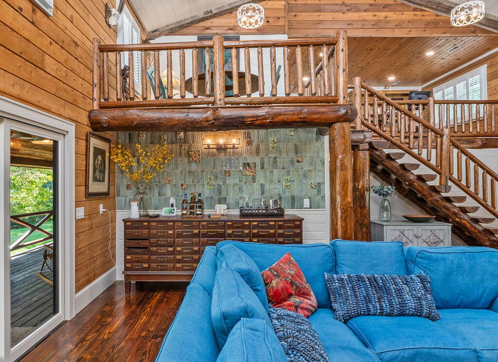 284 Coweeta Lake Circle
