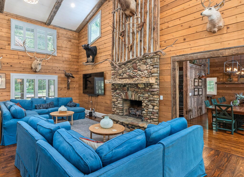 284 Coweeta Lake Circle