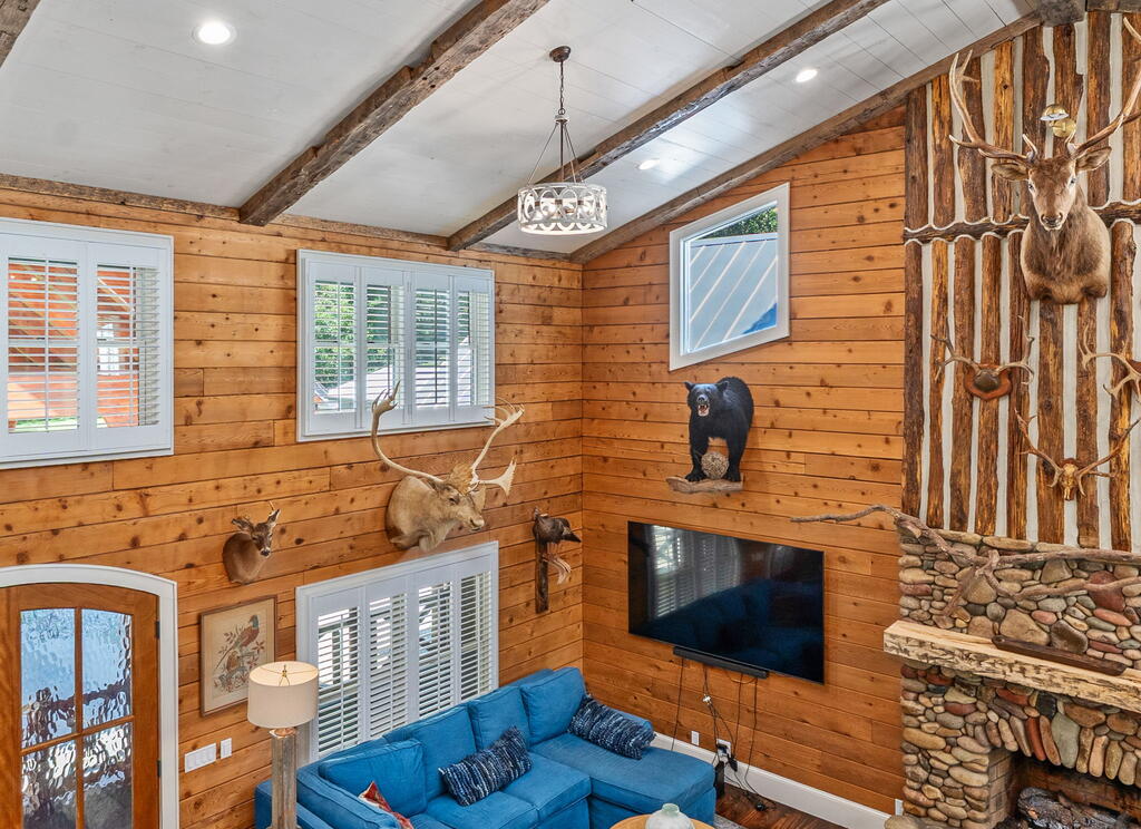 284 Coweeta Lake Circle