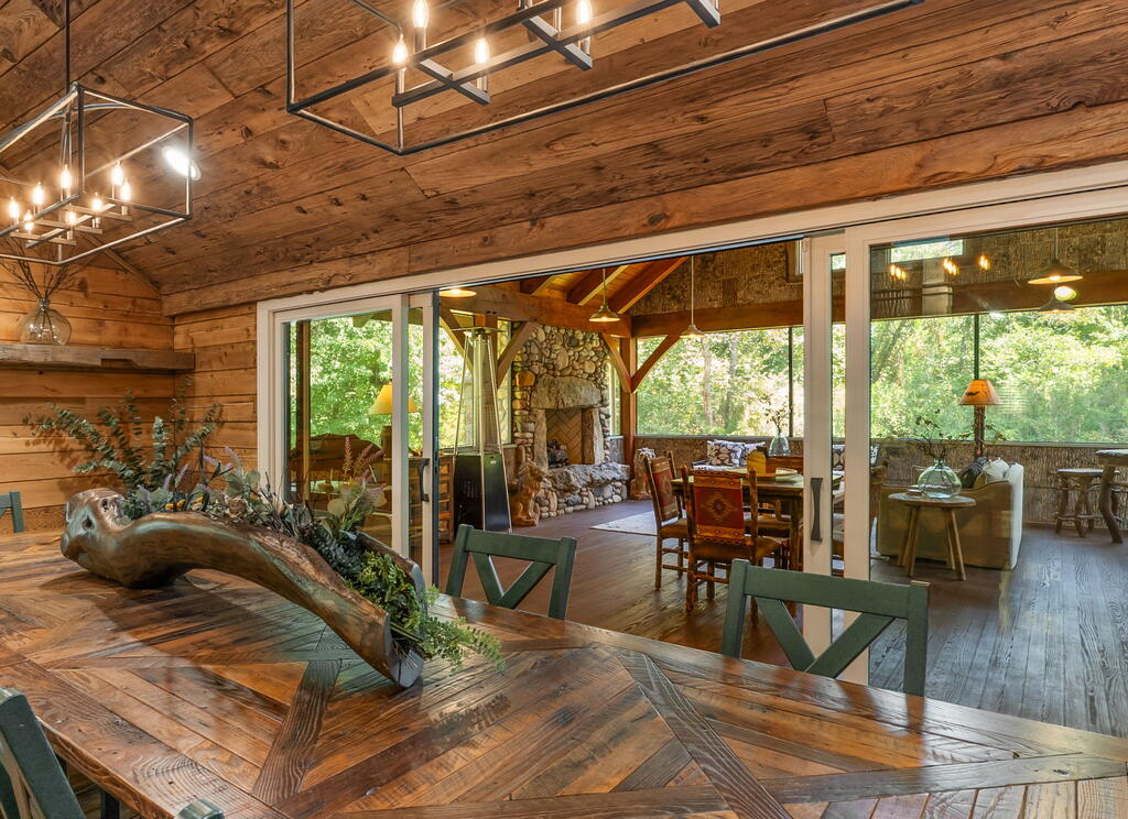 284 Coweeta Lake Circle
