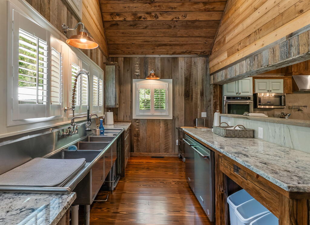 284 Coweeta Lake Circle