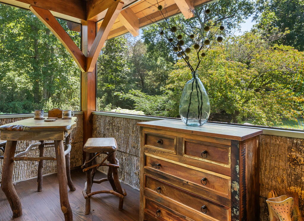 284 Coweeta Lake Circle