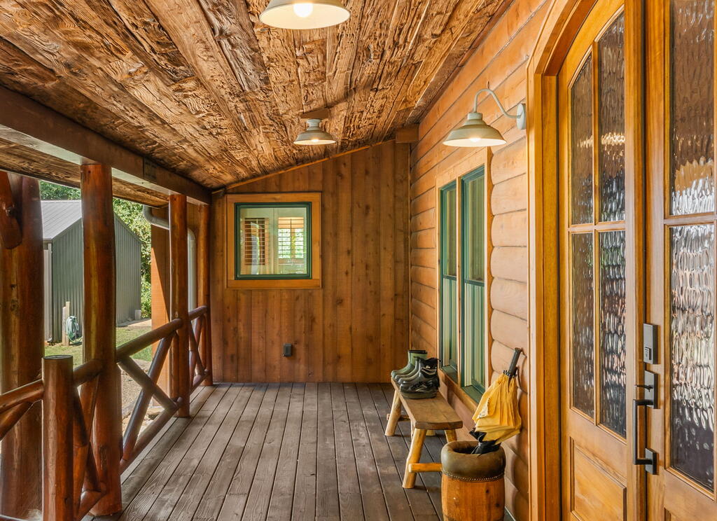 284 Coweeta Lake Circle