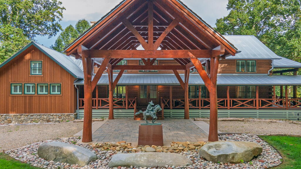 284 Coweeta Lake Circle