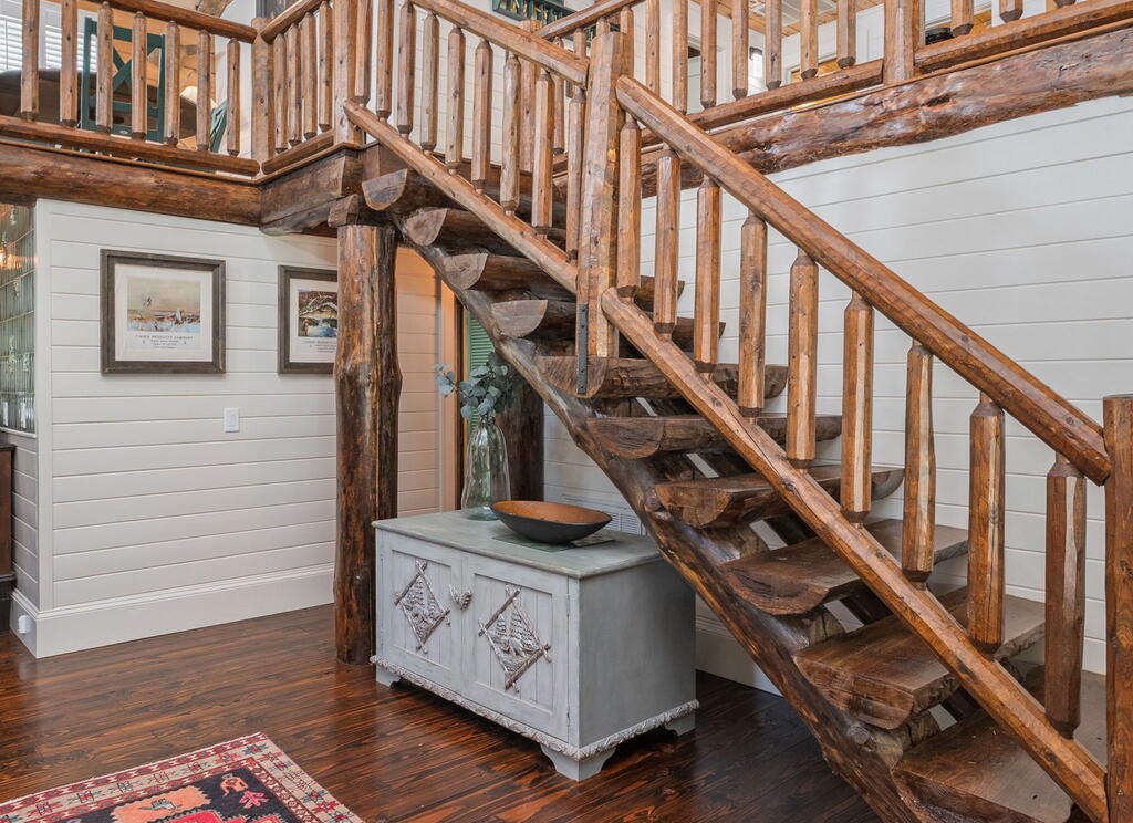 284 Coweeta Lake Circle