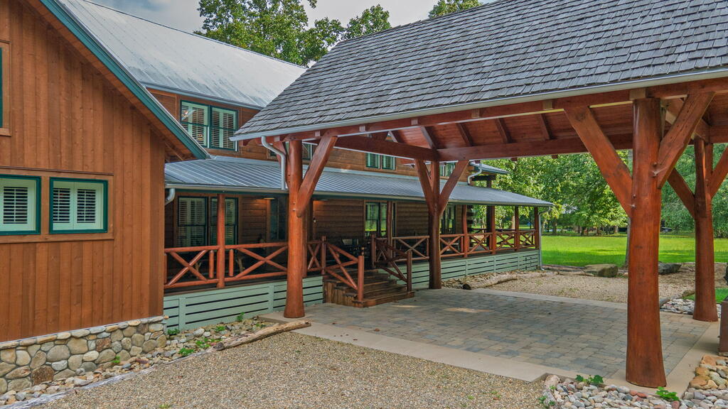284 Coweeta Lake Circle