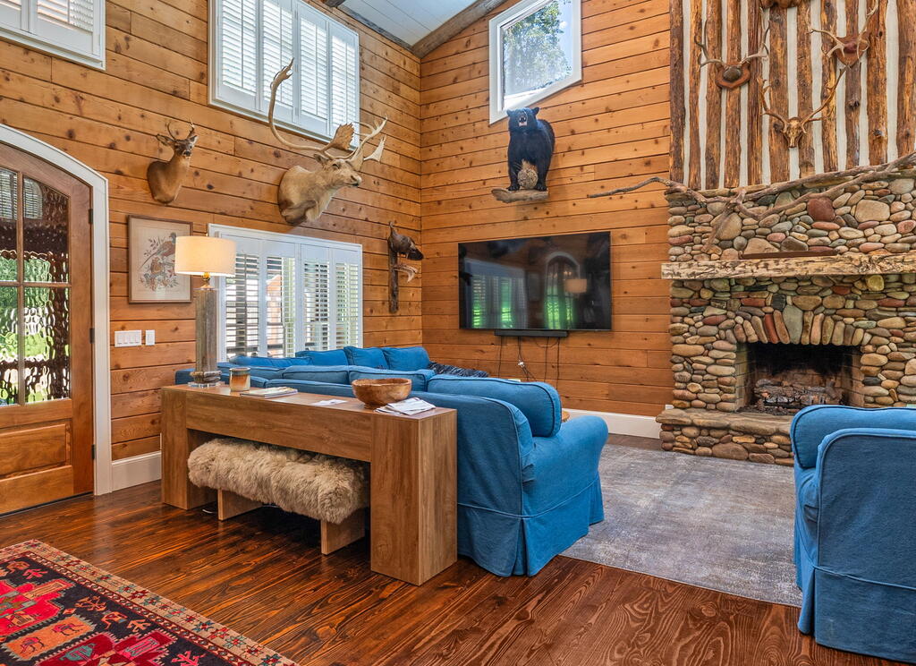 284 Coweeta Lake Circle
