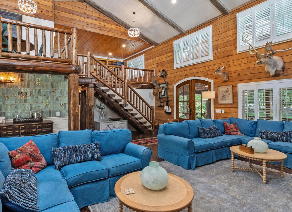 284 Coweeta Lake Circle
