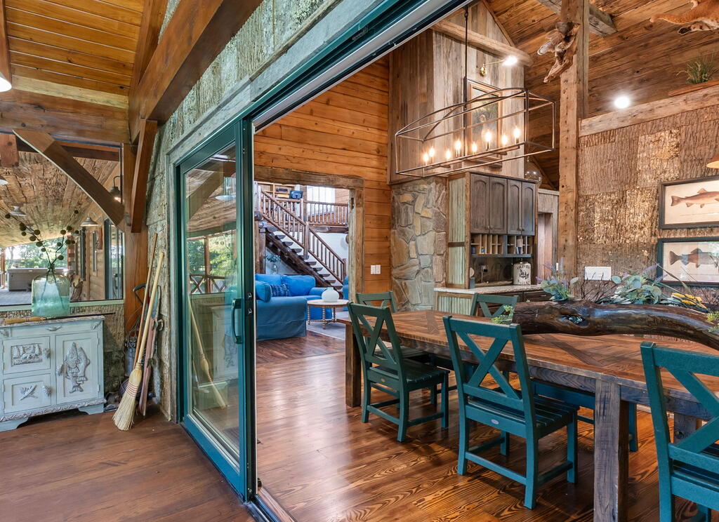 284 Coweeta Lake Circle