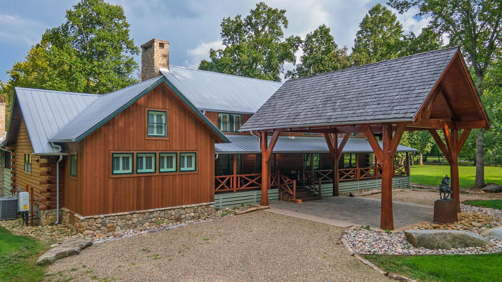 284 Coweeta Lake Circle